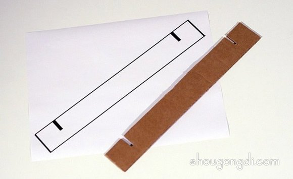 废纸箱手工制作笔记本电脑支架的方法步骤 - www.shougongdi.com
